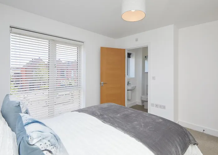 2 Bed Premium House - Driveway Parking - Royal Derby Hospital 3 Mins