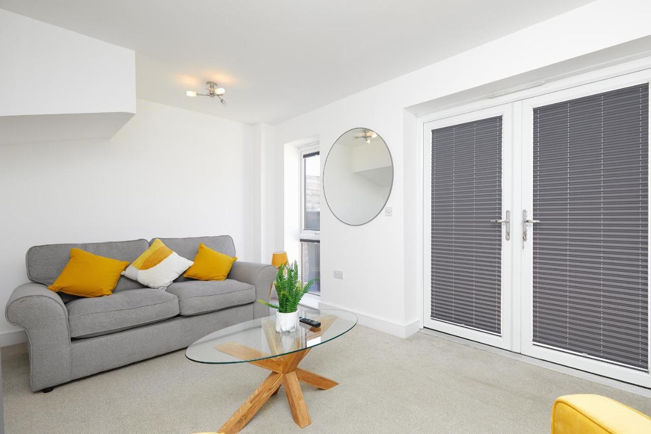 2 Bed Premium House - Driveway Parking - Royal Hospital 3 Mins * Derby