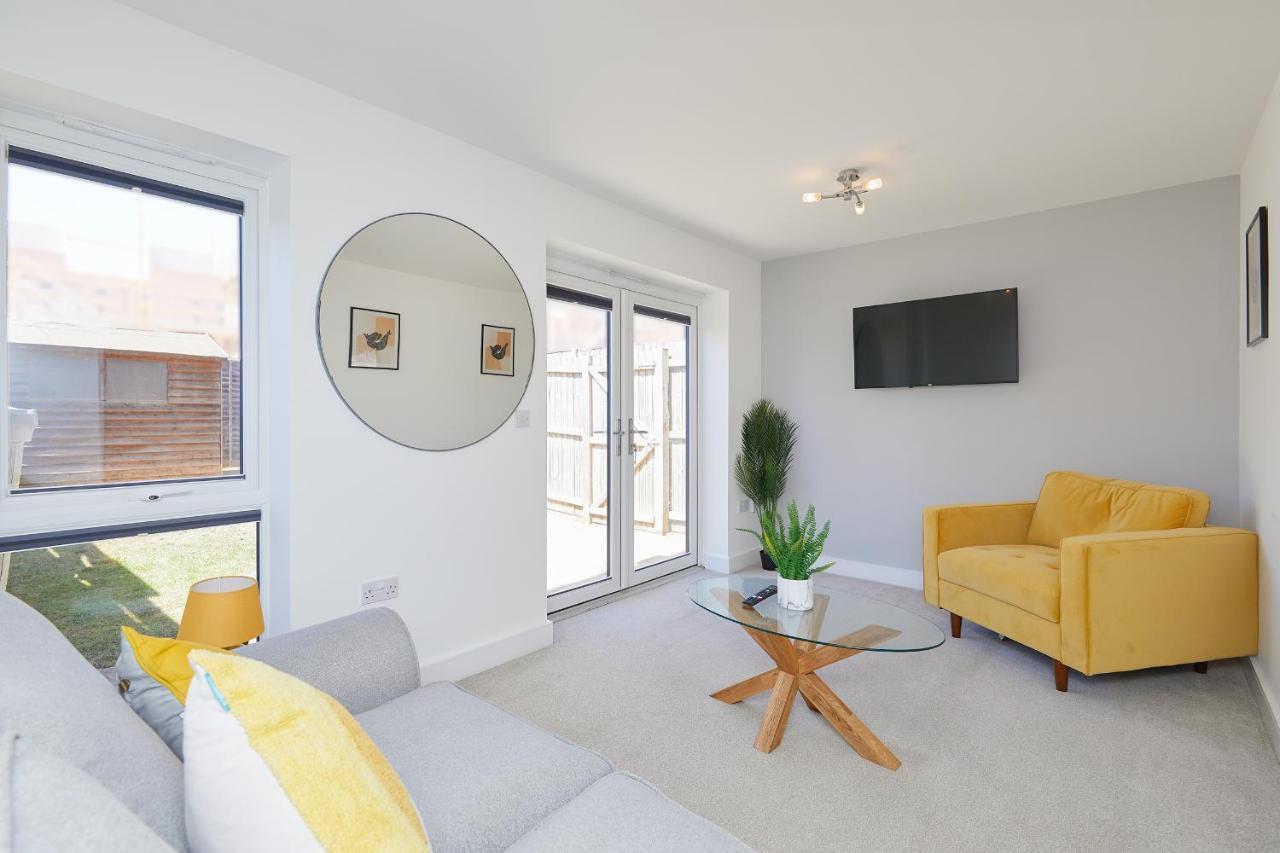 Apartment 2 Bed Premium House - Driveway Parking - Royal Hospital 3 Mins