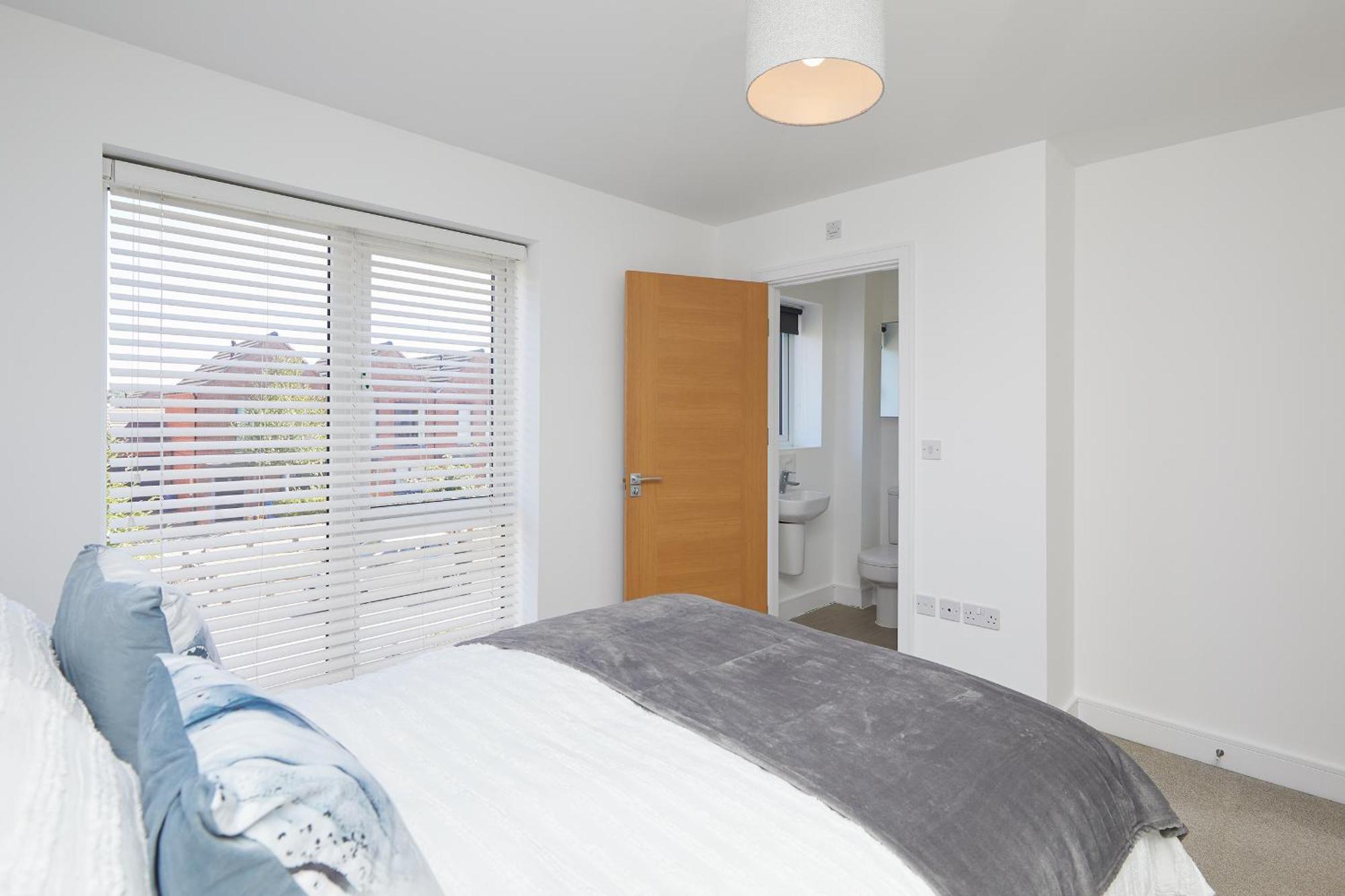 2 Bed Premium House - Driveway Parking - Royal Hospital 3 Mins * Derby